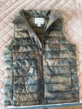 Amazon Essentials Green Camo Quilted Puffer Vest